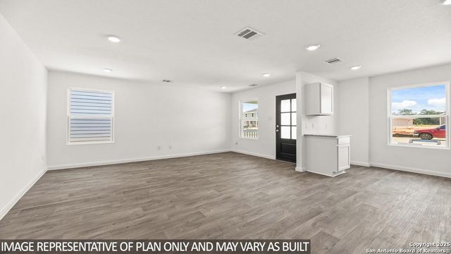 2115 Zephyr Lily, San Antonio, TX 78221