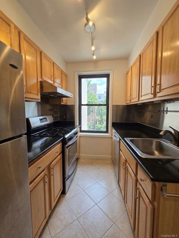 6448 Booth Street 4D, Rego Park, NY 11374 — exterior