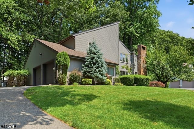 8 N Bayard Ln, Mahwah Twp., NJ 07430