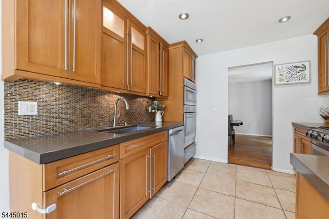 8 N Bayard Ln, Mahwah Twp., NJ 07430