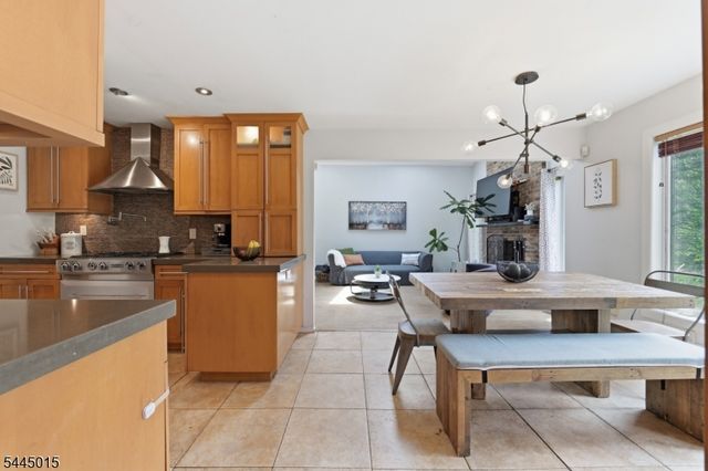 8 N Bayard Ln, Mahwah Twp., NJ 07430