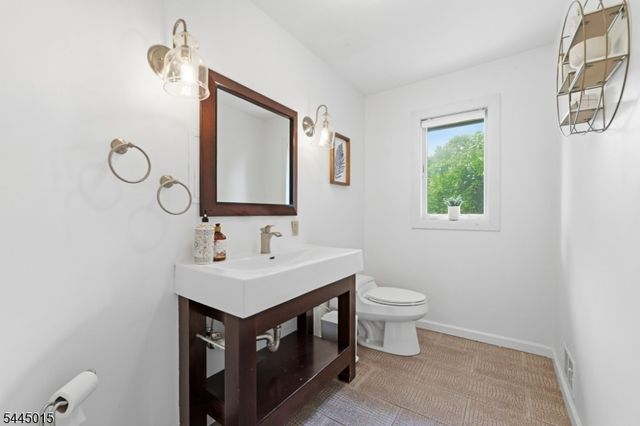8 N Bayard Ln, Mahwah Twp., NJ 07430