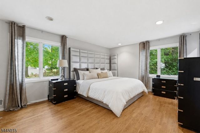 8 N Bayard Ln, Mahwah Twp., NJ 07430