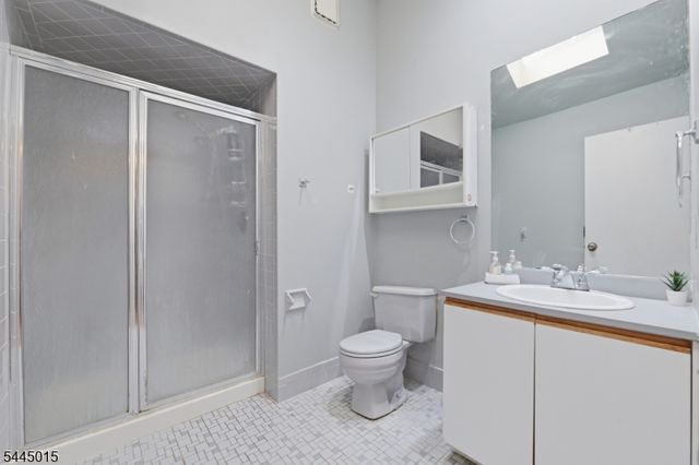 8 N Bayard Ln, Mahwah Twp., NJ 07430