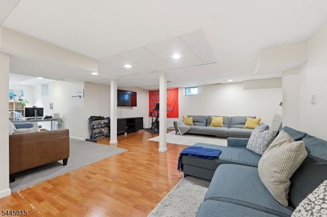 8 N Bayard Ln, Mahwah Twp., NJ 07430