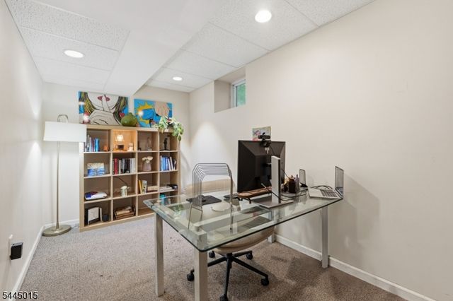 8 N Bayard Ln, Mahwah Twp., NJ 07430
