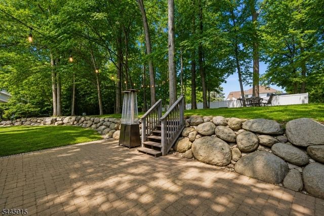 8 N Bayard Ln, Mahwah Twp., NJ 07430