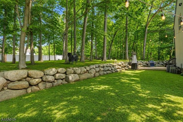 8 N Bayard Ln, Mahwah Twp., NJ 07430