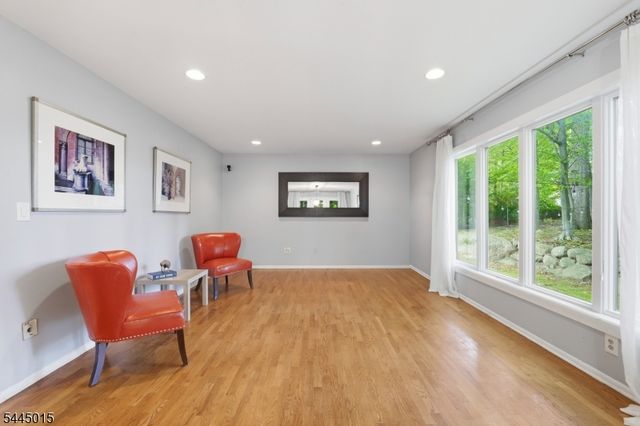 8 N Bayard Ln, Mahwah Twp., NJ 07430