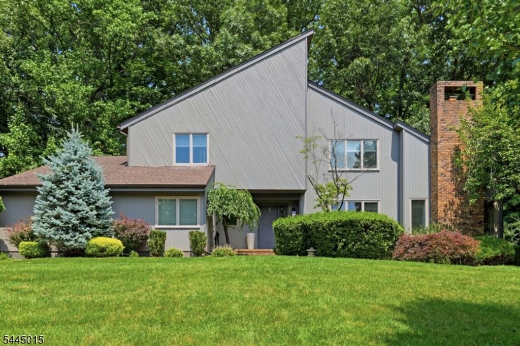 8 N Bayard Ln, Mahwah Twp., NJ 07430