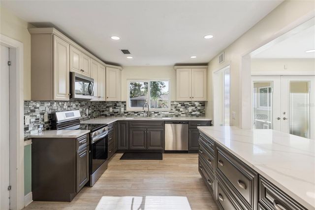 1109 S SAN REMO AVENUE, Clearwater, FL 33756