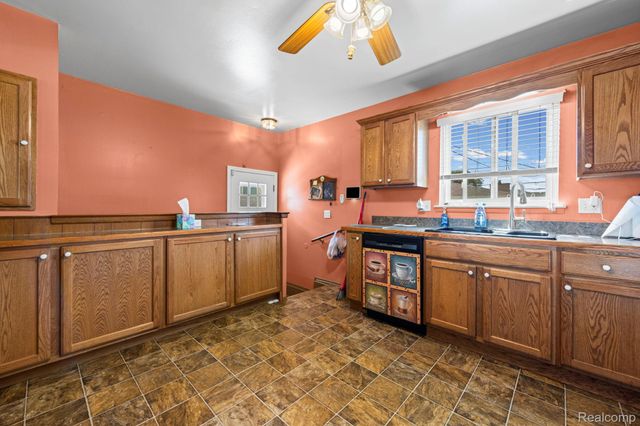 1584 Marion Avenue, Lincoln Park, MI 48146