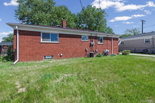 1584 Marion Avenue, Lincoln Park, MI 48146