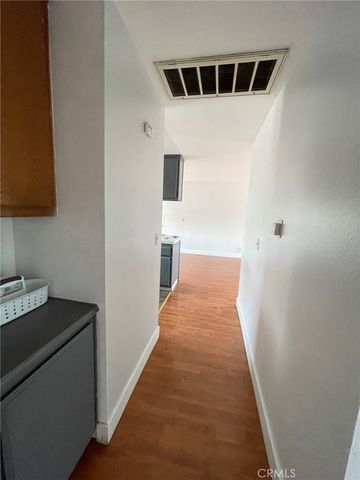 4880 Pacific Avenue, Long Beach, CA 90805