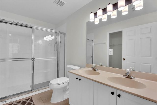 9165 Celeste DR 3-303, Naples, FL 34113