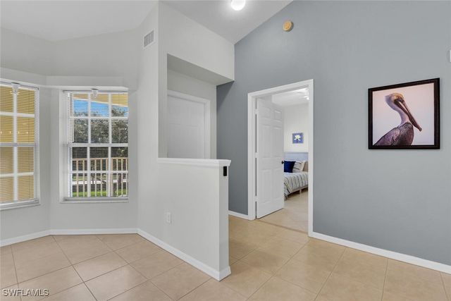 9165 Celeste DR 3-303, Naples, FL 34113