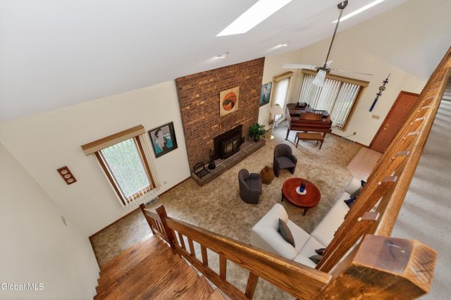 10 Durham Way, Clifton Park, NY 12065