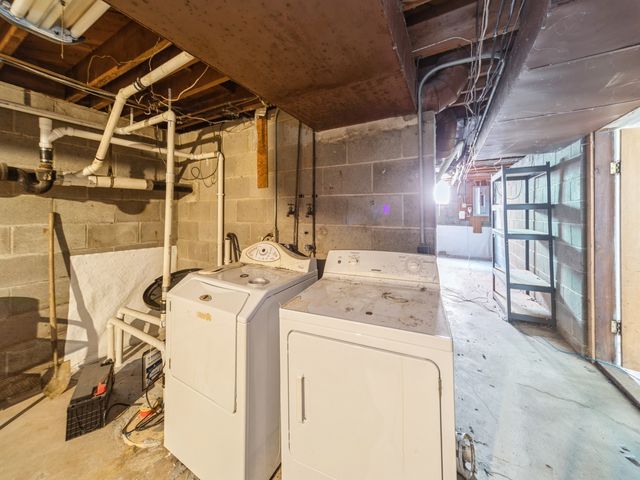 6926 Sunset Terrace, Windsor Heights, IA 50324