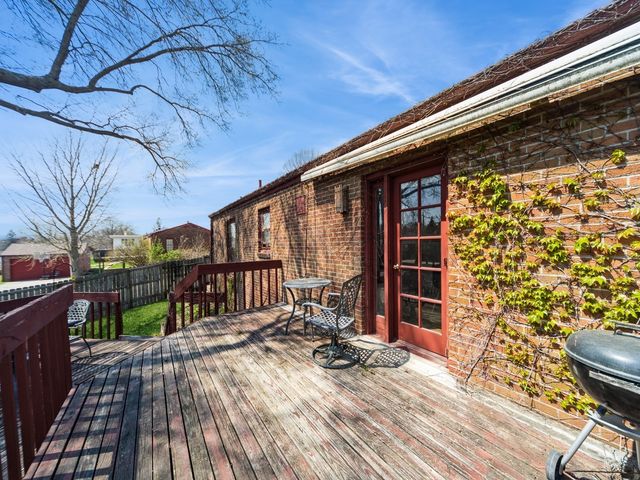 6926 Sunset Terrace, Windsor Heights, IA 50324