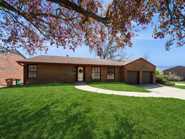 6926 Sunset Terrace, Windsor Heights, IA 50324