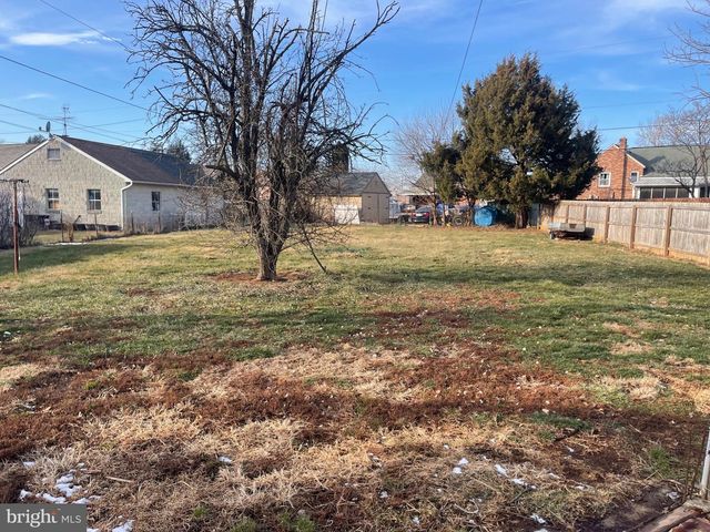 100 TALISMAN CT, York, PA 17404