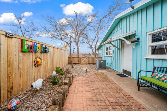 150 Pony Express Trail, Lubbock, TX 79404