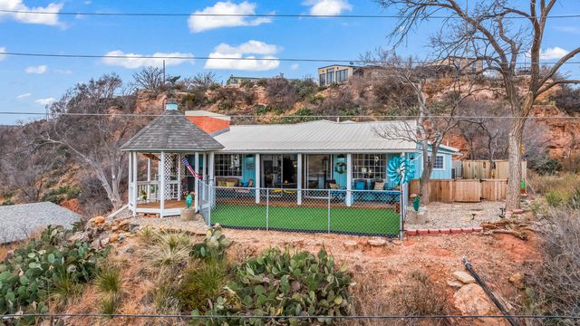 150 Pony Express Trail, Lubbock, TX 79404