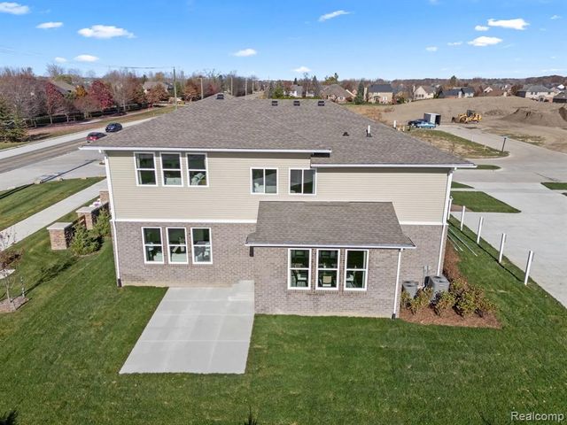 1062 Forest Bay Drive, Waterford, MI 48328