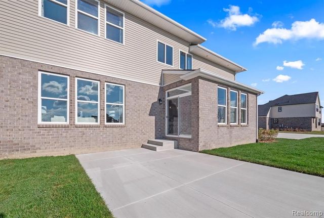 1062 Forest Bay Drive, Waterford, MI 48328