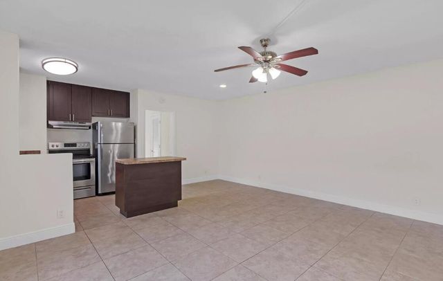 560 NE 46th Street 8, Boca Raton, FL 33431