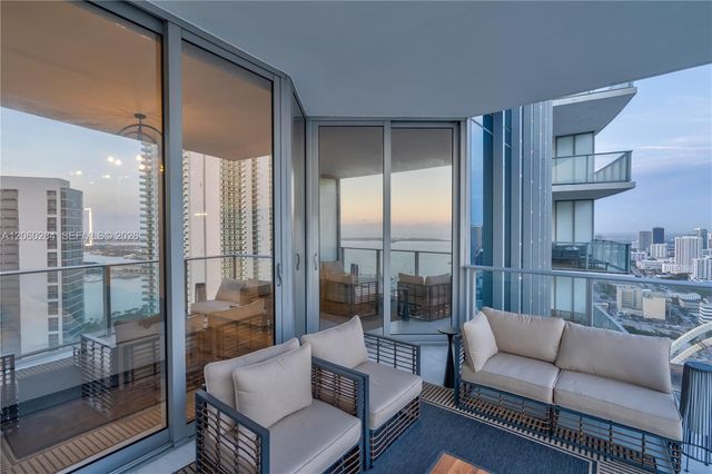 851 NE 1st Avenue 4207, Miami, FL 33132