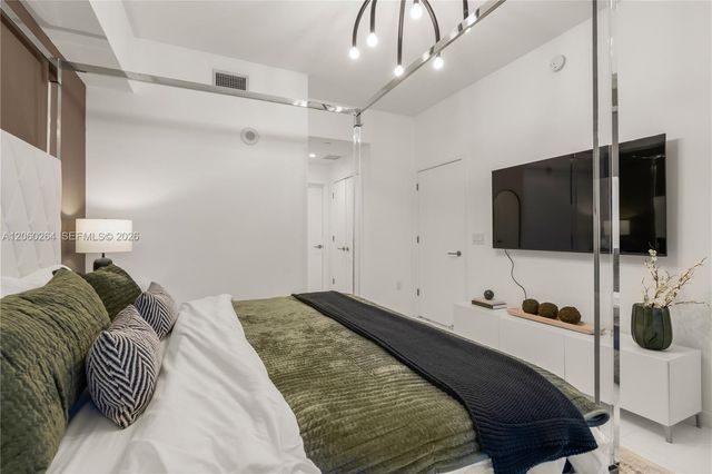 851 NE 1st Avenue 4207, Miami, FL 33132