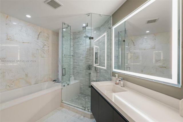 851 NE 1st Avenue 4207, Miami, FL 33132