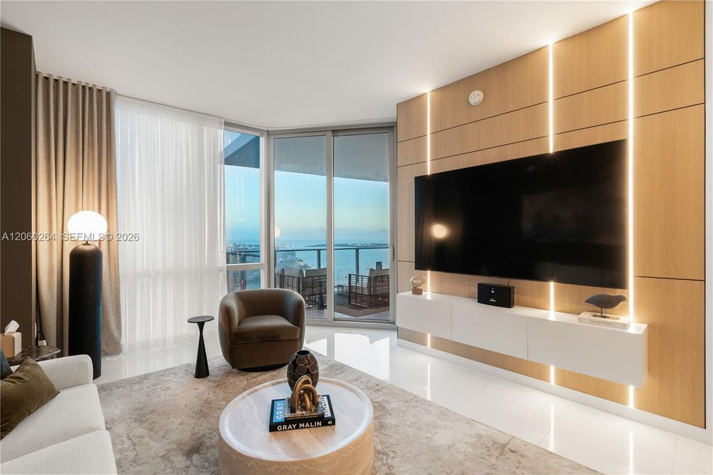 851 NE 1st Avenue 4207, Miami, FL 33132