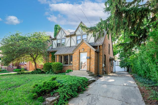208 ROBERT Avenue, Rockford, IL 61107