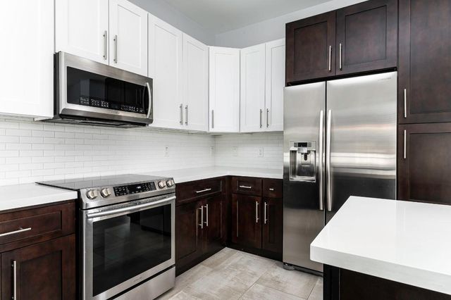 1031 NE 13th Avenue, Fort Lauderdale, FL 33304