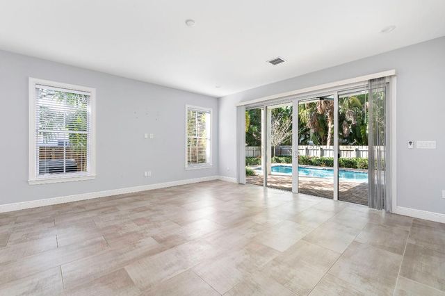 1031 NE 13th Avenue, Fort Lauderdale, FL 33304