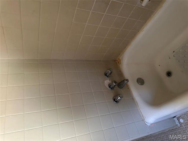 8721 Riverview Boulevard 8321-23, St Louis, MO 63147