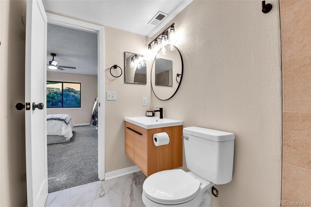 906 S Walden Street 104, Aurora, CO 80017