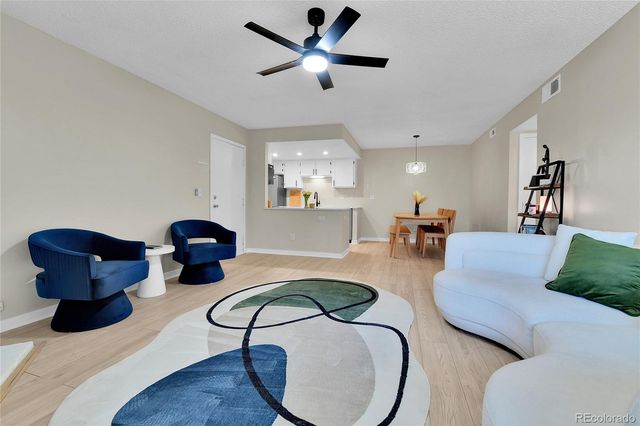 906 S Walden Street 104, Aurora, CO 80017