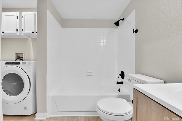 906 S Walden Street 104, Aurora, CO 80017