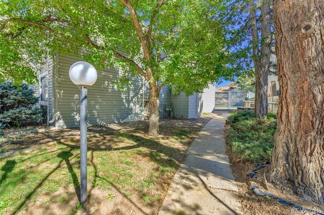 906 S Walden Street 104, Aurora, CO 80017