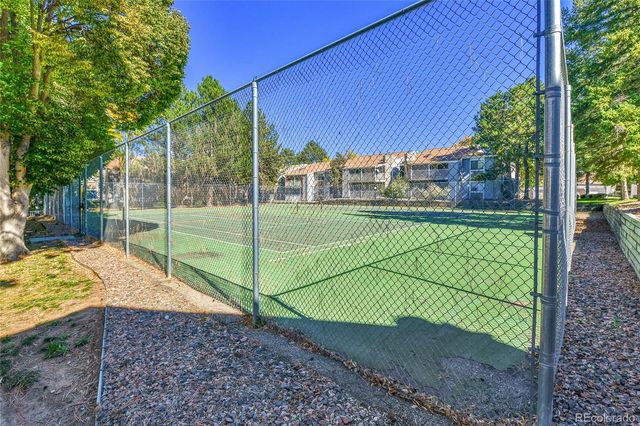 906 S Walden Street 104, Aurora, CO 80017