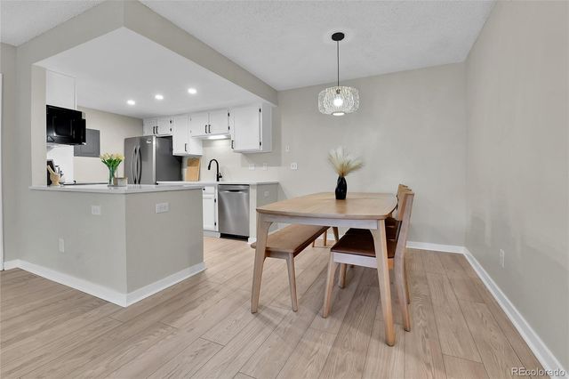 906 S Walden Street 104, Aurora, CO 80017