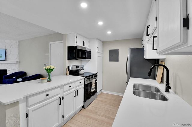 906 S Walden Street 104, Aurora, CO 80017