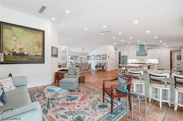 506 Pine Grove LN, Naples, FL 34103