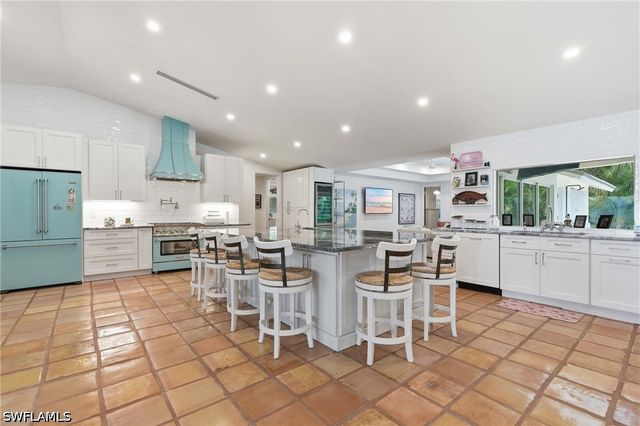 506 Pine Grove LN, Naples, FL 34103