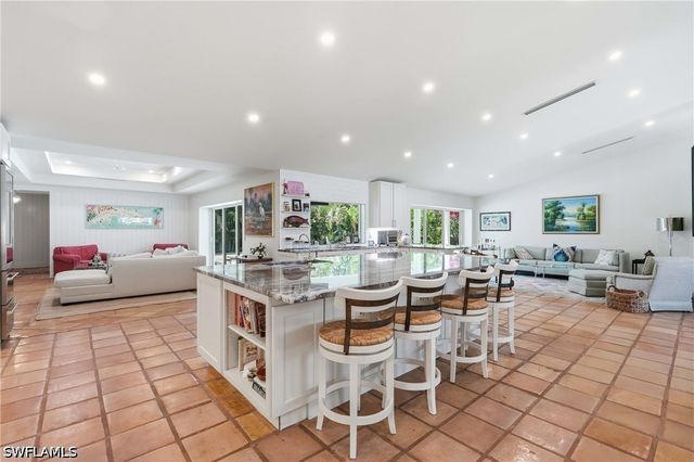 506 Pine Grove LN, Naples, FL 34103
