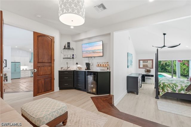 506 Pine Grove LN, Naples, FL 34103