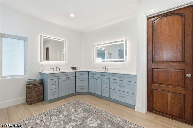 506 Pine Grove LN, Naples, FL 34103